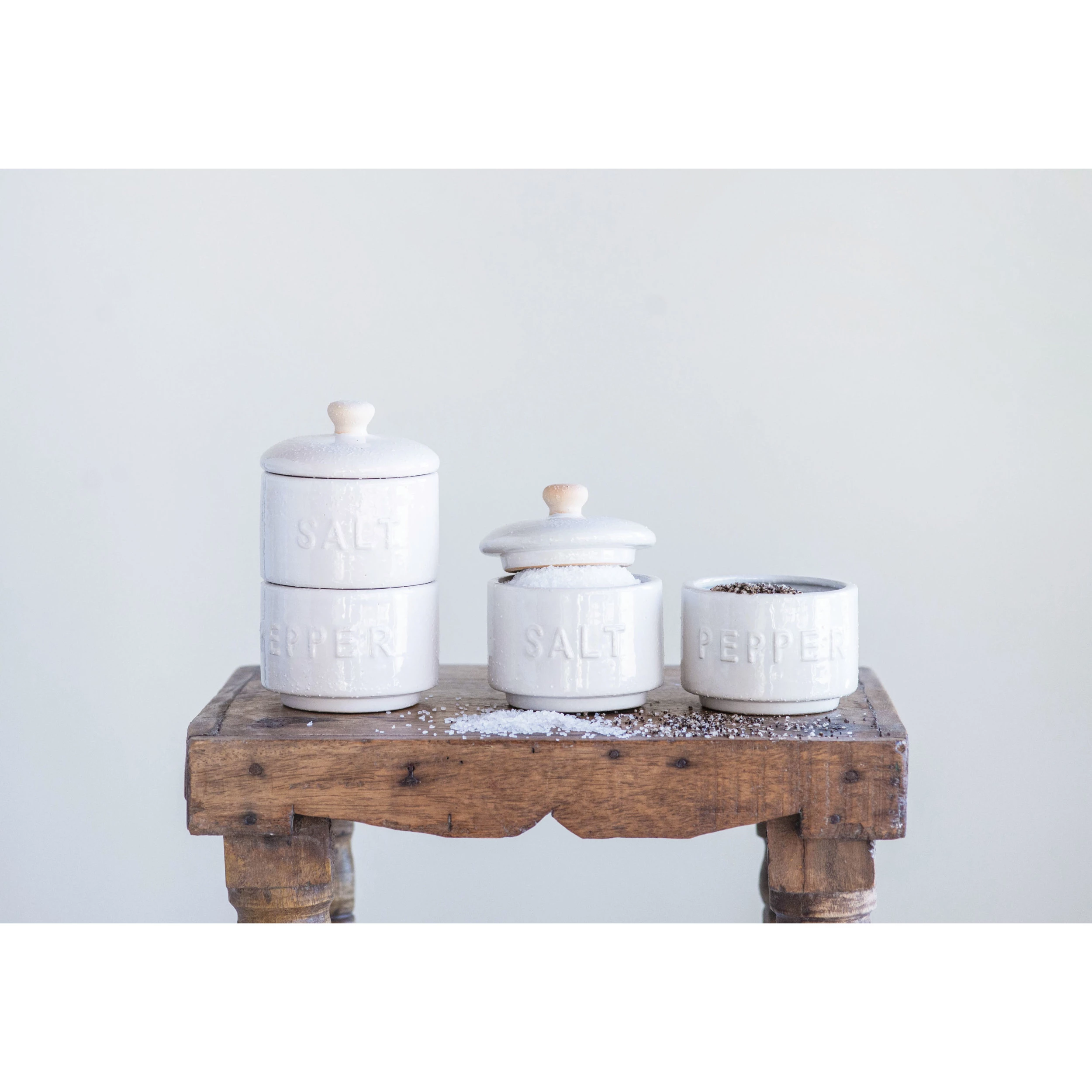 Stackable Salt and Pepper Pot w/ Lid